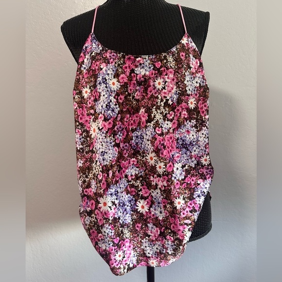 Victoria's Secret Tops - Victoria’s Secret Floral Camisole Tank Size L 🎀